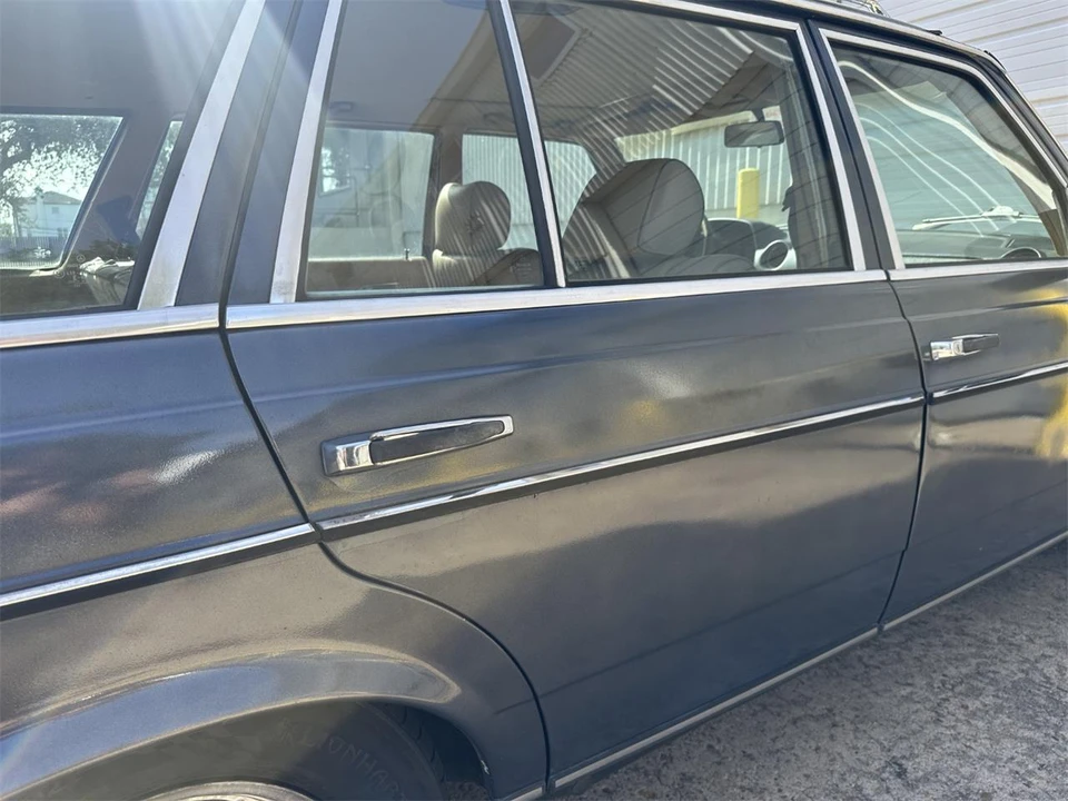 1984 Mercedes-Benz W123 Wagon (S123) - Image 19 of 31