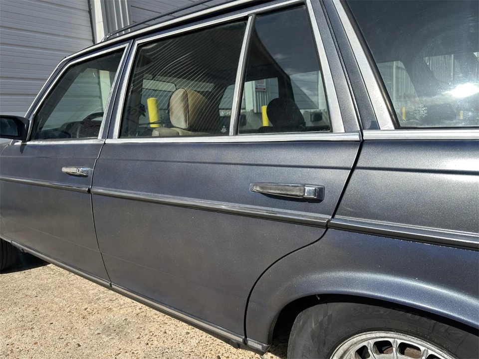 1984 Mercedes-Benz W123 Wagon (S123) - Image 24 of 31