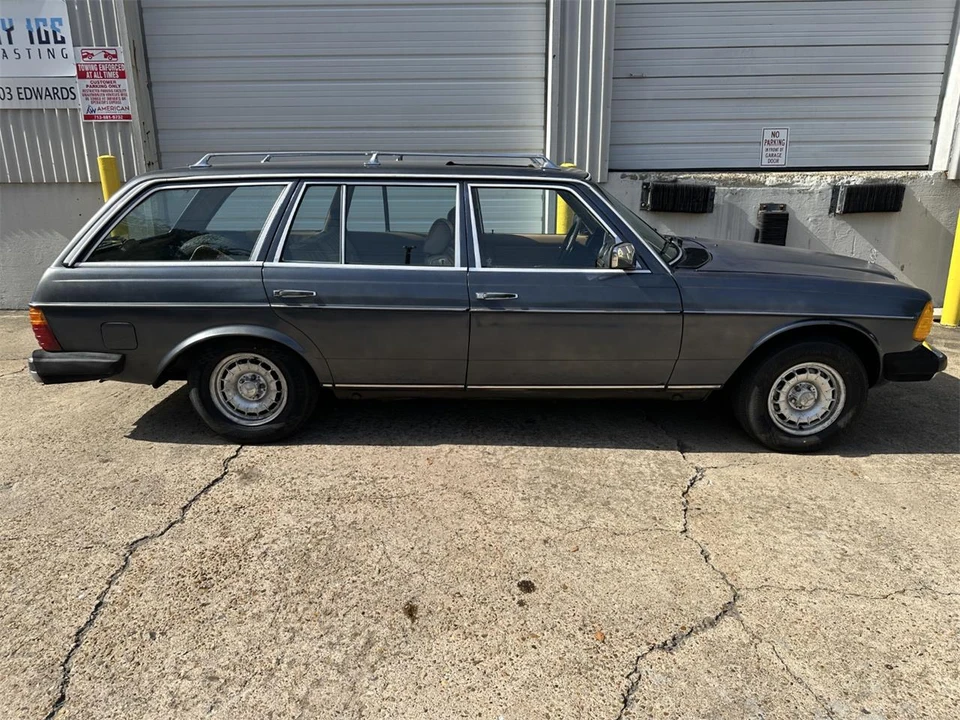 1984 Mercedes-Benz W123 Wagon (S123) - Image 25 of 31