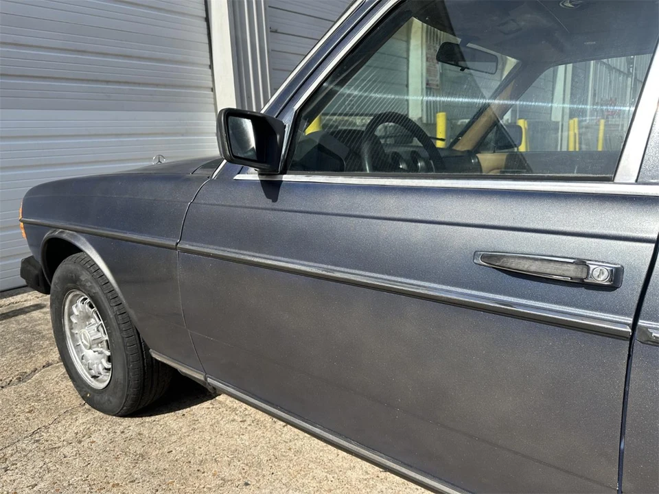 1984 Mercedes-Benz W123 Wagon (S123) - Image 30 of 31