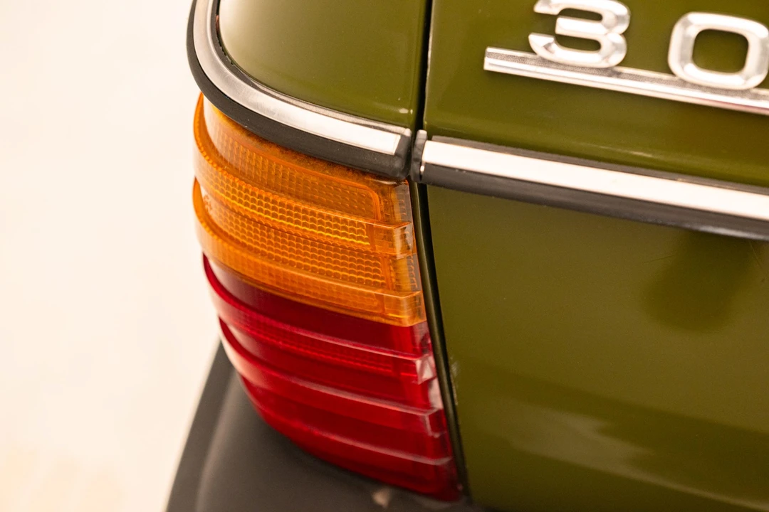 1984 Mercedes-Benz W123 Wagon (S123) - Image 27 of 31