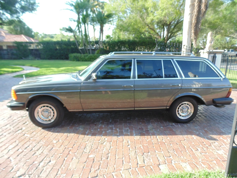 1984 Mercedes-Benz W123 Wagon (S123) - Image 12 of 31