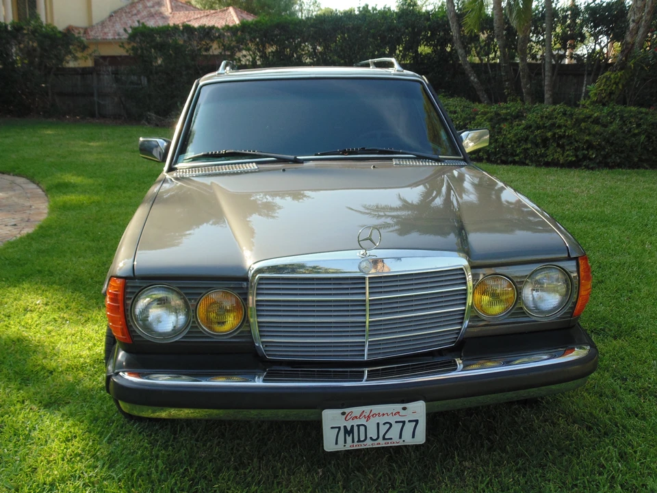 1984 Mercedes-Benz W123 Wagon (S123) - Image 2 of 31