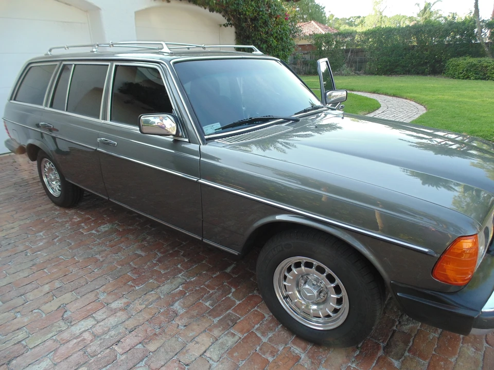 1984 Mercedes-Benz W123 Wagon (S123) - Image 22 of 31