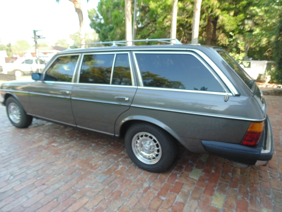 1984 Mercedes-Benz W123 Wagon (S123) - Image 21 of 31