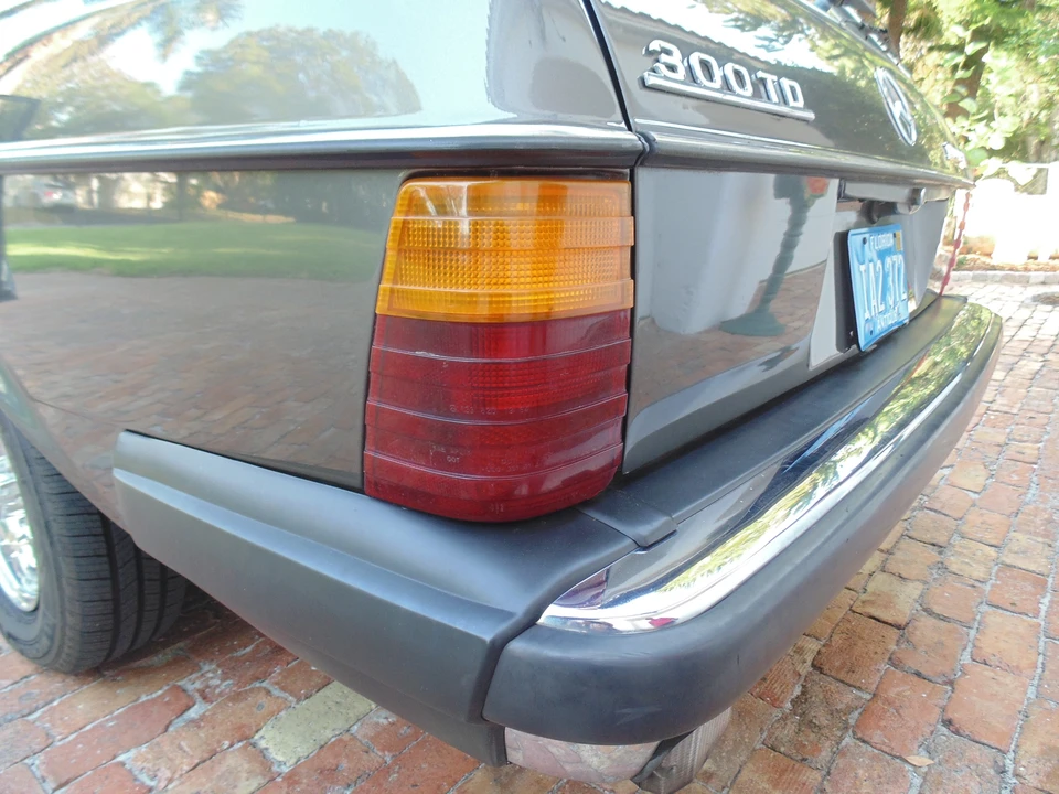 1984 Mercedes-Benz W123 Wagon (S123) - Image 25 of 31