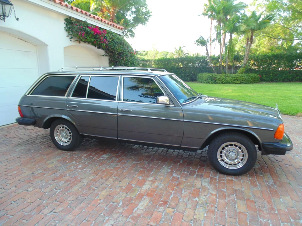 1984 Mercedes-Benz W123 Wagon (S123) - Image 15 of 31