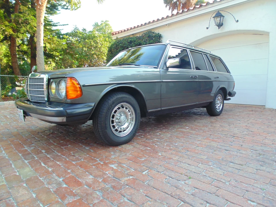 1984 Mercedes-Benz W123 Wagon (S123) - Image 13 of 31