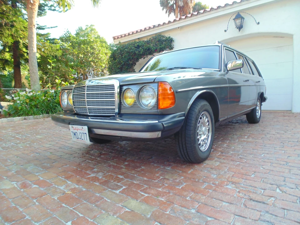 1984 Mercedes-Benz W123 Wagon (S123) - Image 10 of 31