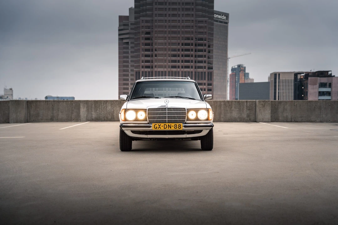 1984 Mercedes-Benz W123 Wagon (S123) - Image 17 of 31