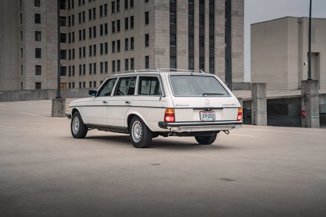 1984 Mercedes-Benz W123 Wagon (S123) - Image 11 of 31