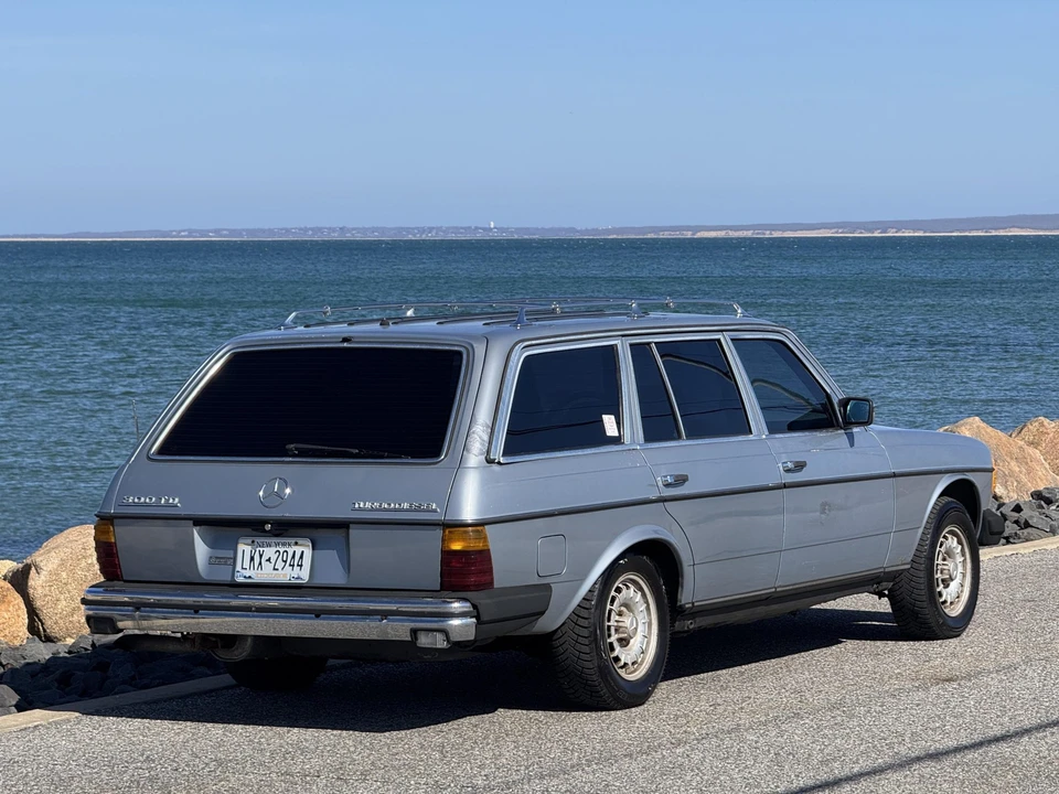 1984 Mercedes-Benz W123 Wagon (S123) - Image 11 of 31