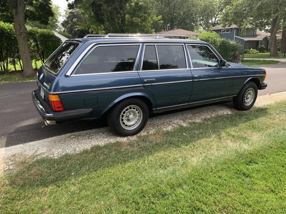 1984 Mercedes-Benz W123 Wagon (S123) - Image 17 of 31