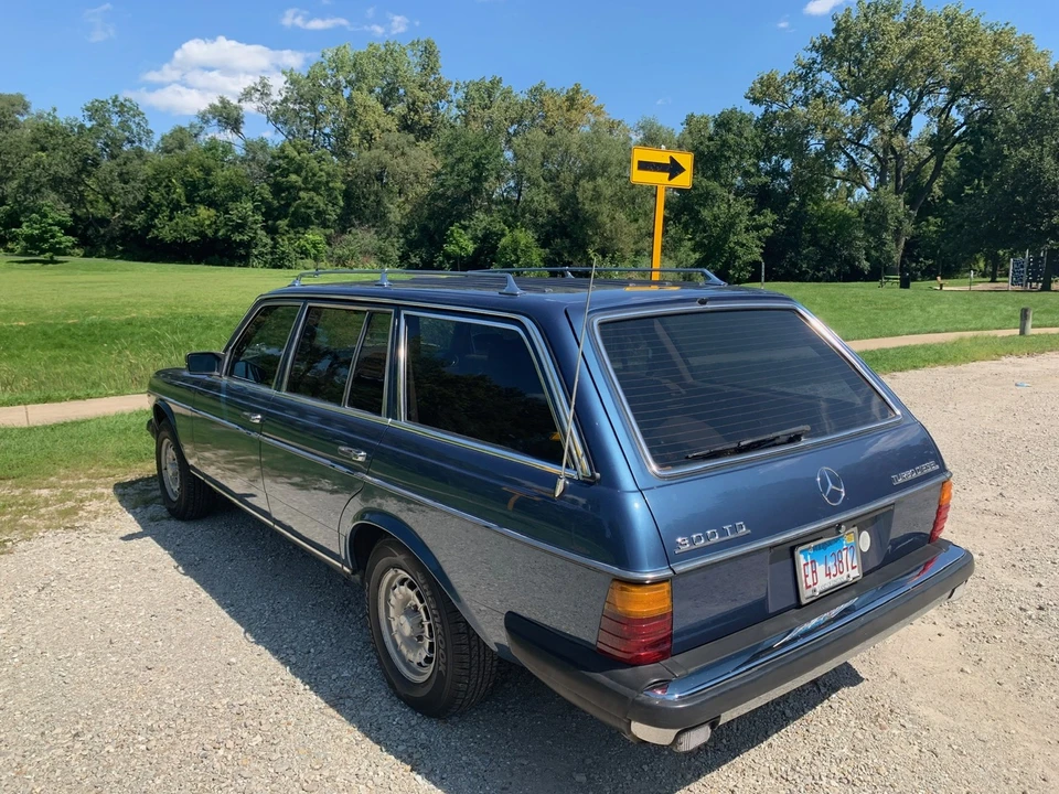1984 Mercedes-Benz W123 Wagon (S123) - Image 25 of 31