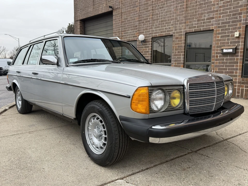1984 Mercedes-Benz W123 Wagon (S123) - Image 13 of 31