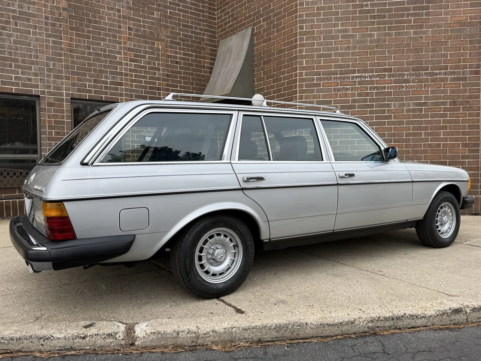 1984 Mercedes-Benz W123 Wagon (S123) - Image 10 of 31