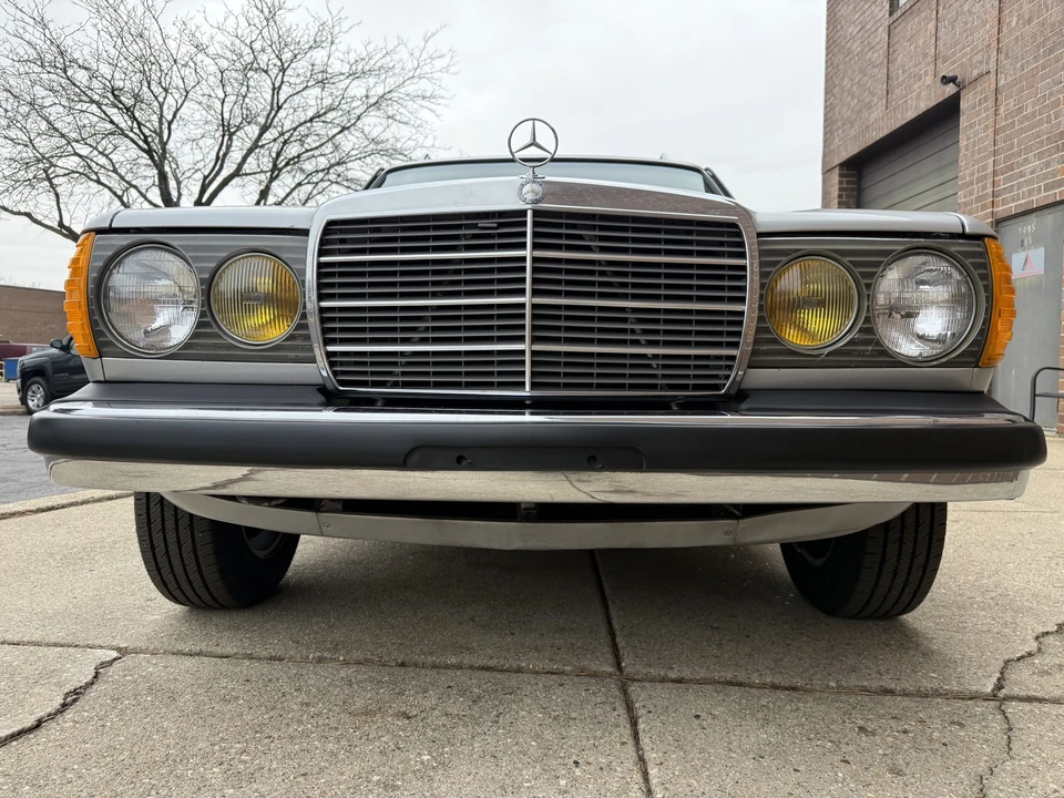 1984 Mercedes-Benz W123 Wagon (S123) - Image 16 of 31