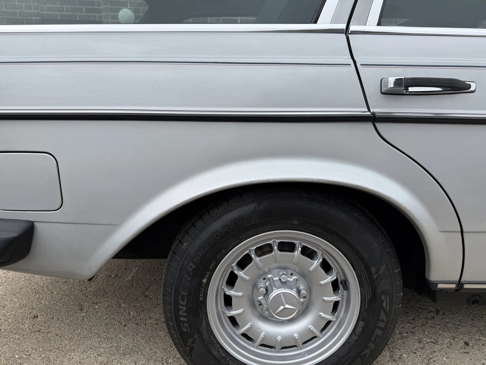 1984 Mercedes-Benz W123 Wagon (S123) - Image 25 of 31