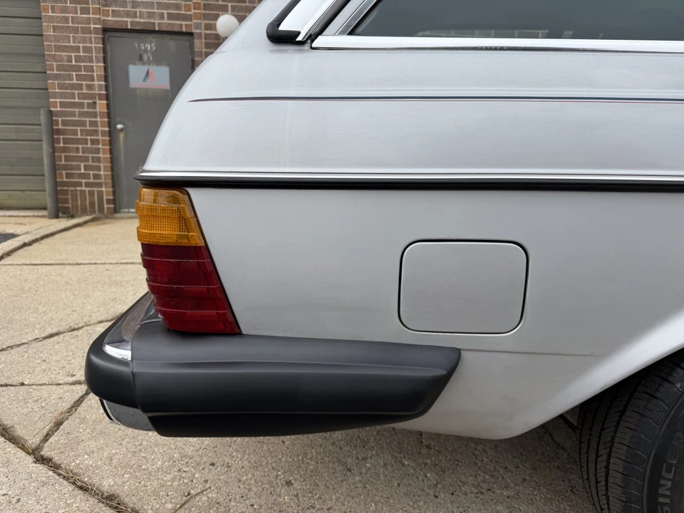 1984 Mercedes-Benz W123 Wagon (S123) - Image 24 of 31