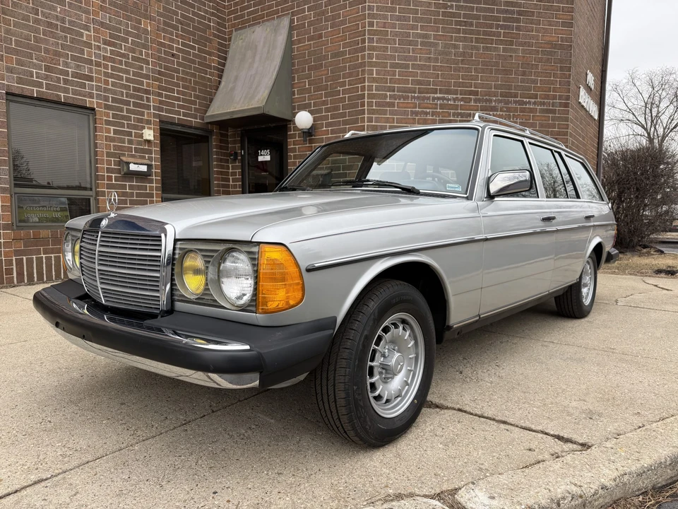 1984 Mercedes-Benz W123 Wagon (S123) - Image 2 of 31