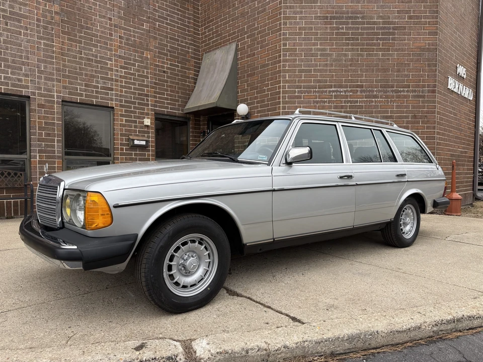 1984 Mercedes-Benz W123 Wagon (S123) - Image 3 of 31