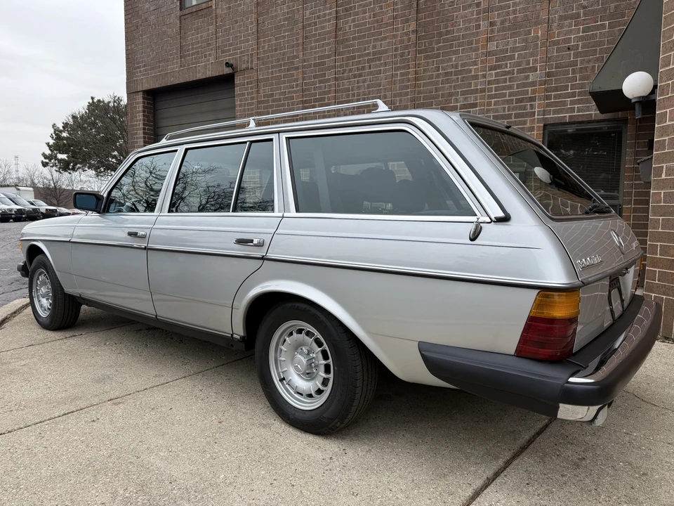 1984 Mercedes-Benz W123 Wagon (S123) - Image 5 of 31
