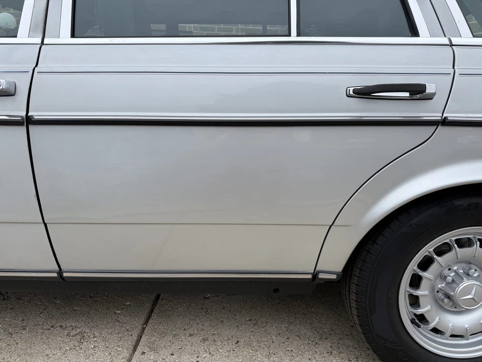 1984 Mercedes-Benz W123 Wagon (S123) - Image 19 of 31