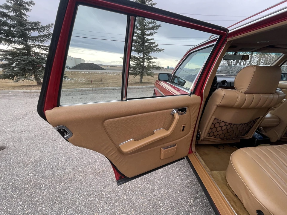 1984 Mercedes-Benz W123 Wagon (S123) - Image 25 of 31