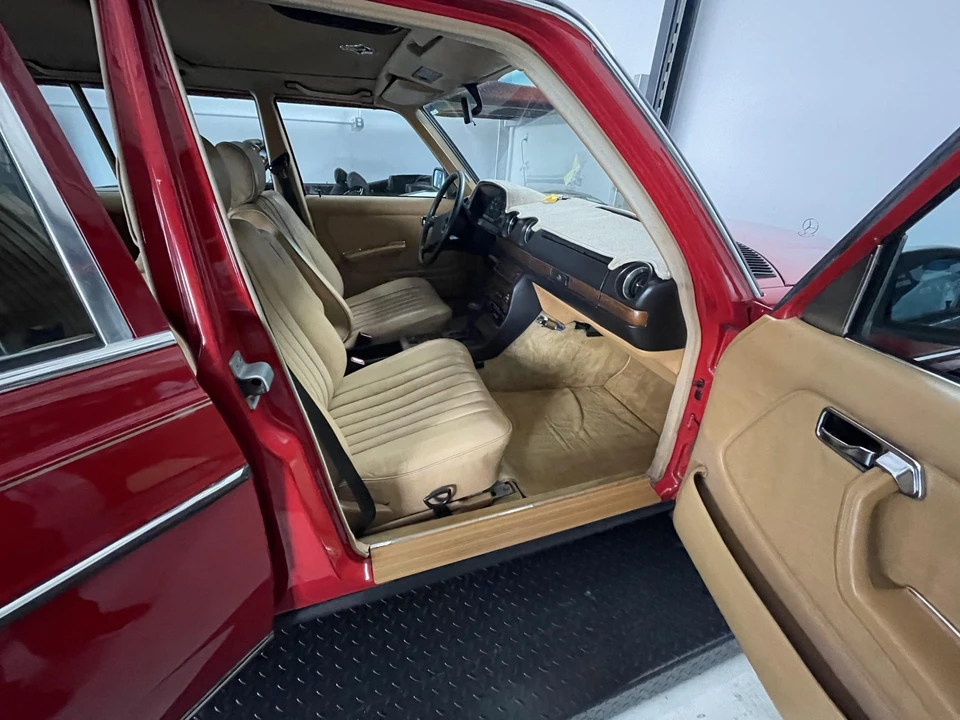 1984 Mercedes-Benz W123 Wagon (S123) - Image 18 of 31