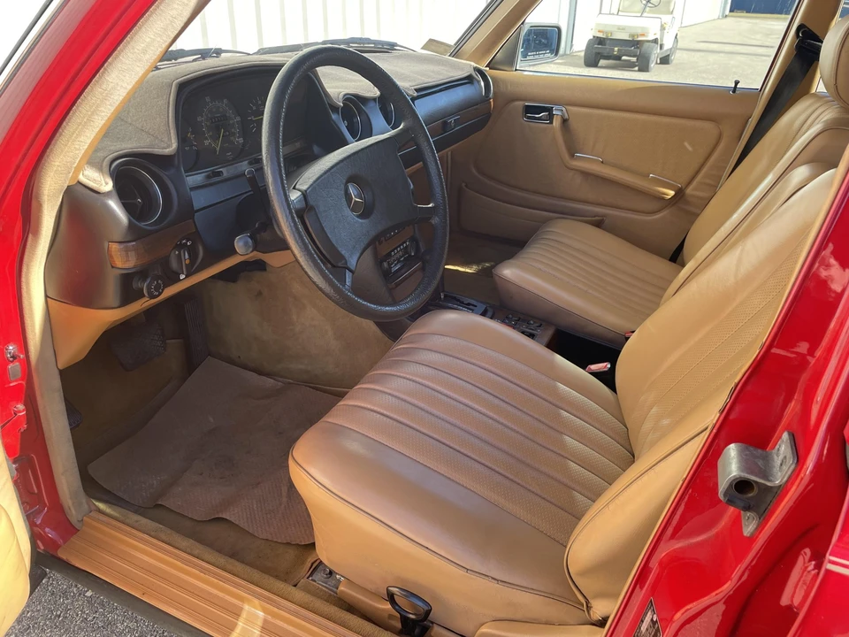 1984 Mercedes-Benz W123 Wagon (S123) - Image 16 of 31