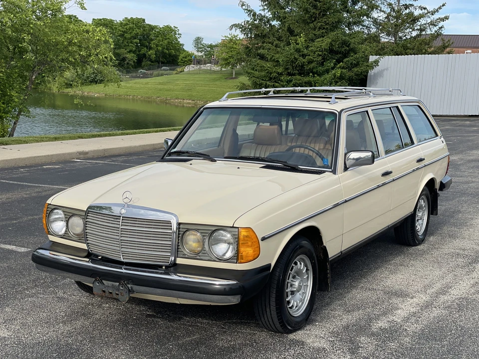 1984 Mercedes-Benz W123 Wagon (S123) - Image 2 of 31