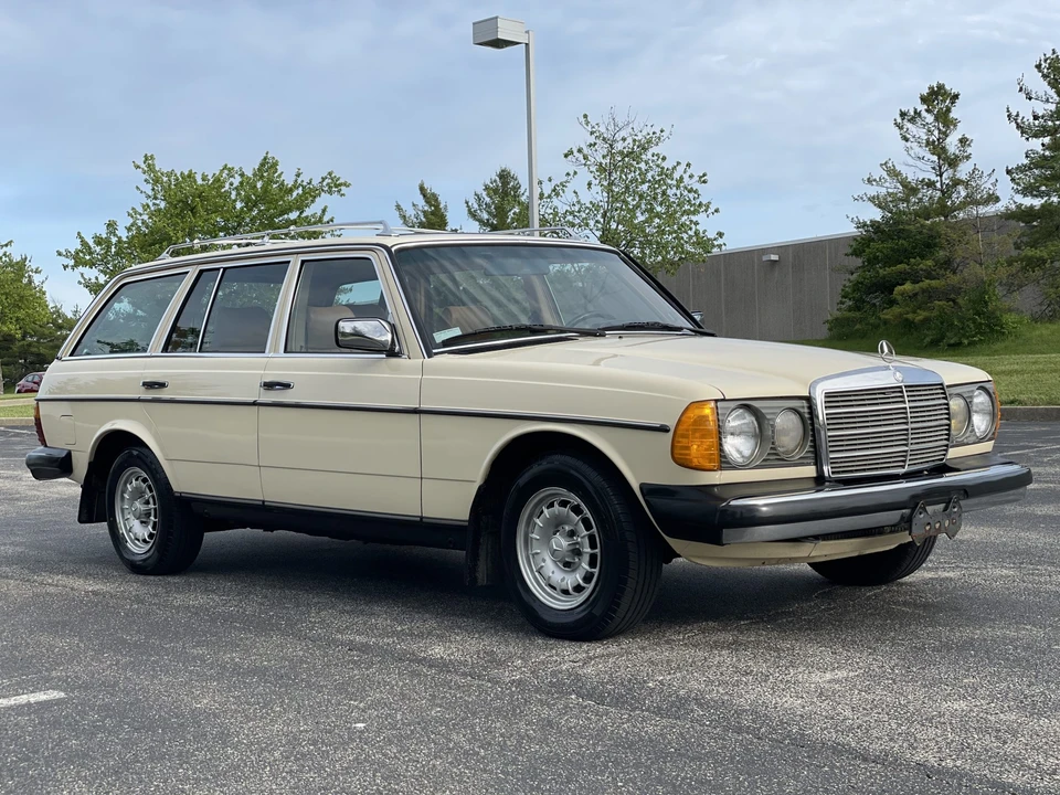 1984 Mercedes-Benz W123 Wagon (S123) - Image 12 of 31