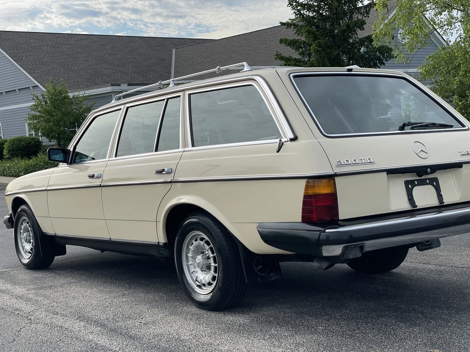 1984 Mercedes-Benz W123 Wagon (S123) - Image 30 of 31