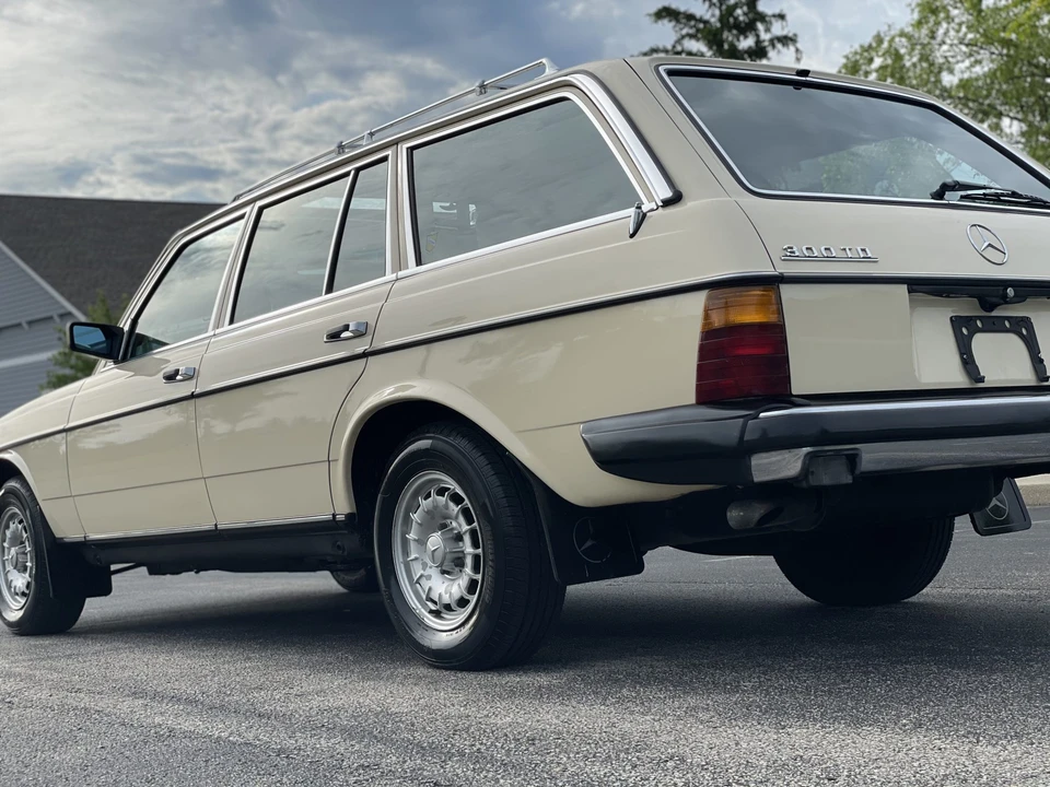 1984 Mercedes-Benz W123 Wagon (S123) - Image 29 of 31