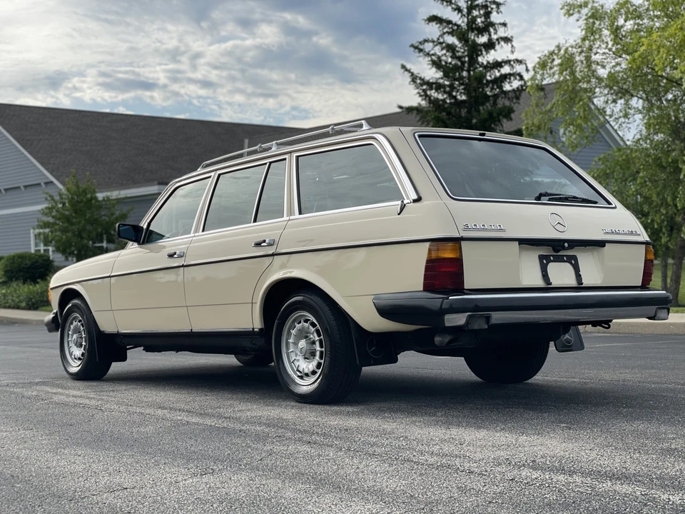 1984 Mercedes-Benz W123 Wagon (S123) - Image 21 of 31