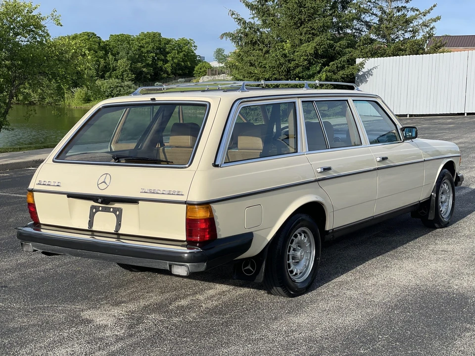 1984 Mercedes-Benz W123 Wagon (S123) - Image 17 of 31