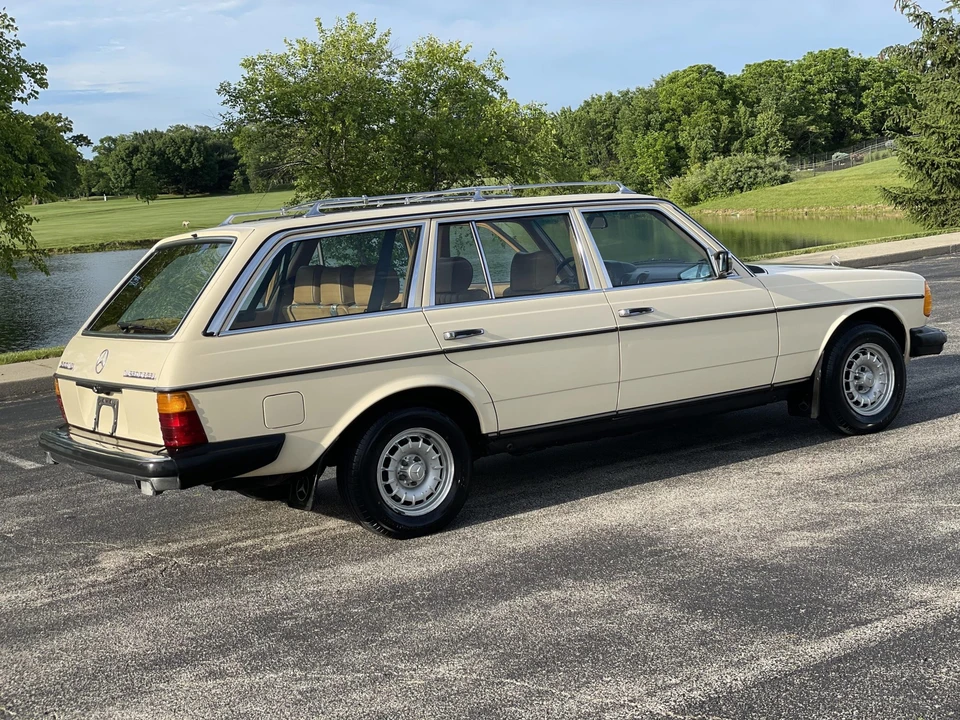 1984 Mercedes-Benz W123 Wagon (S123) - Image 15 of 31