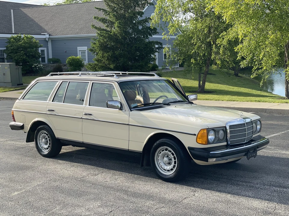 1984 Mercedes-Benz W123 Wagon (S123) - Image 9 of 31