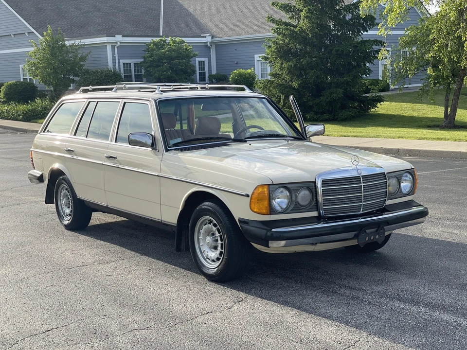 1984 Mercedes-Benz W123 Wagon (S123) - Image 13 of 31