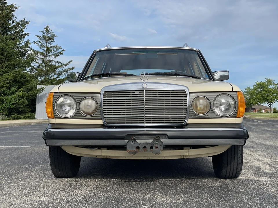 1984 Mercedes-Benz W123 Wagon (S123) - Image 8 of 31