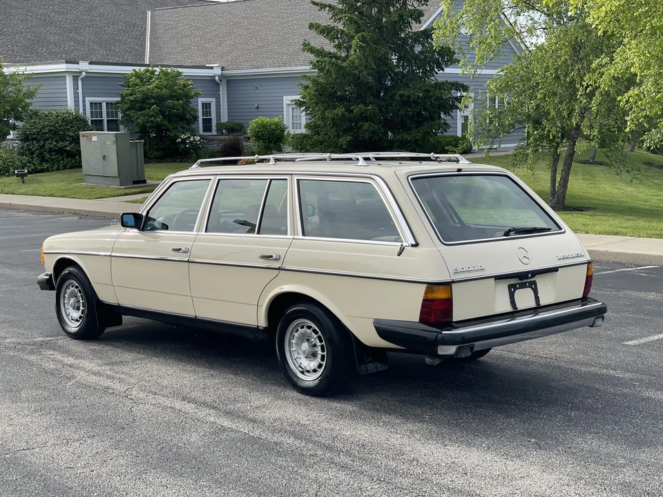 1984 Mercedes-Benz W123 Wagon (S123) - Image 19 of 31