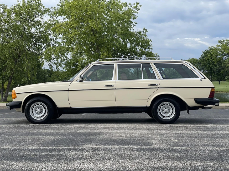 1984 Mercedes-Benz W123 Wagon (S123) - Image 23 of 31