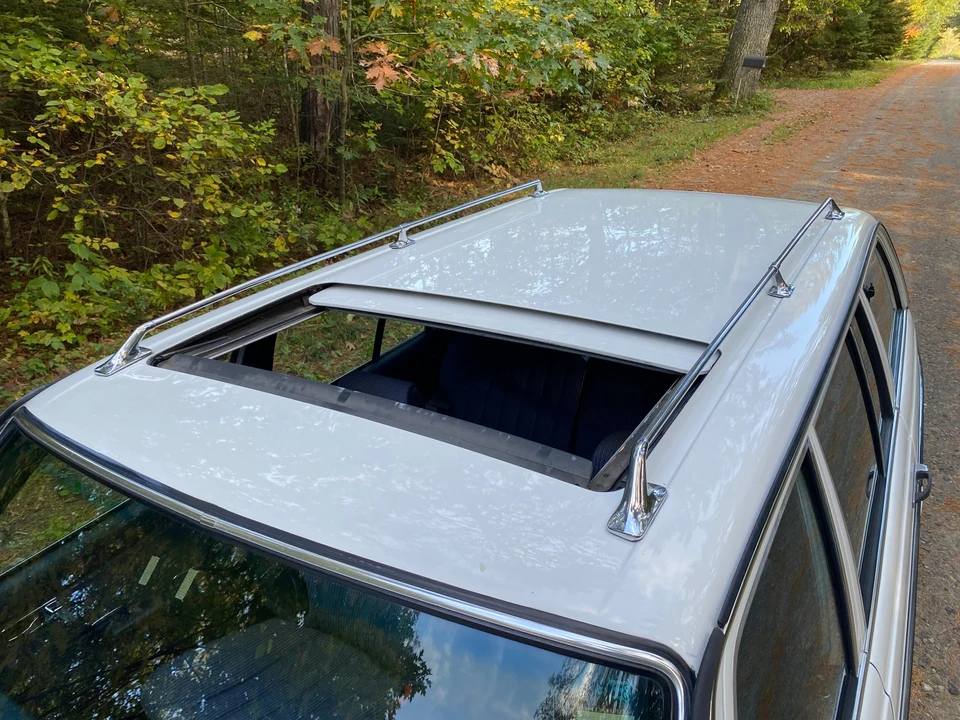 1984 Mercedes-Benz E-Class - Image 28 of 31