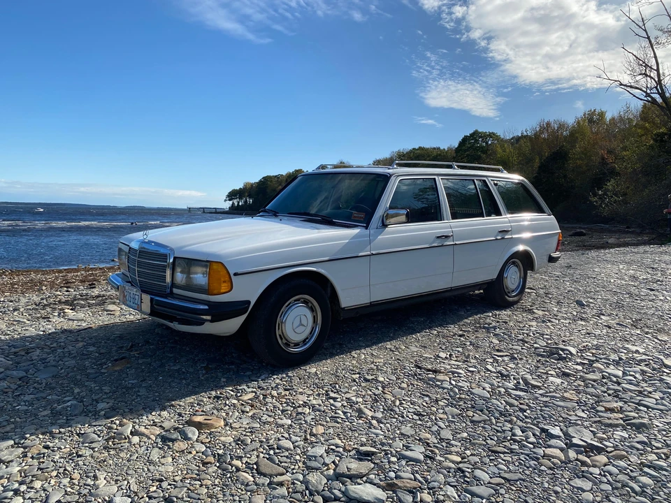 1984 Mercedes-Benz E-Class - Image 13 of 31