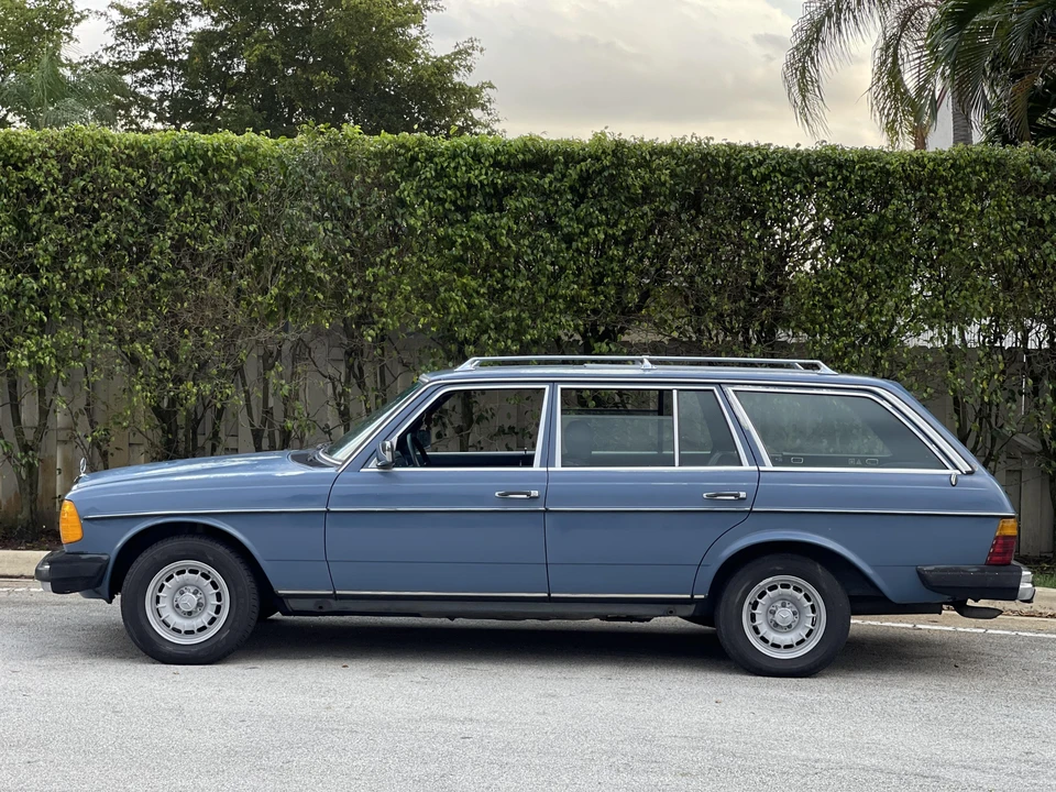 1984 Mercedes-Benz E-Class - Image 13 of 31
