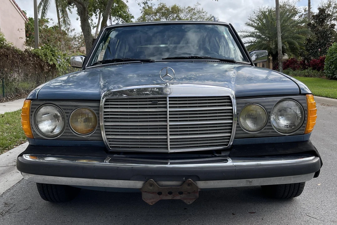 1984 Mercedes-Benz E-Class - Image 2 of 31