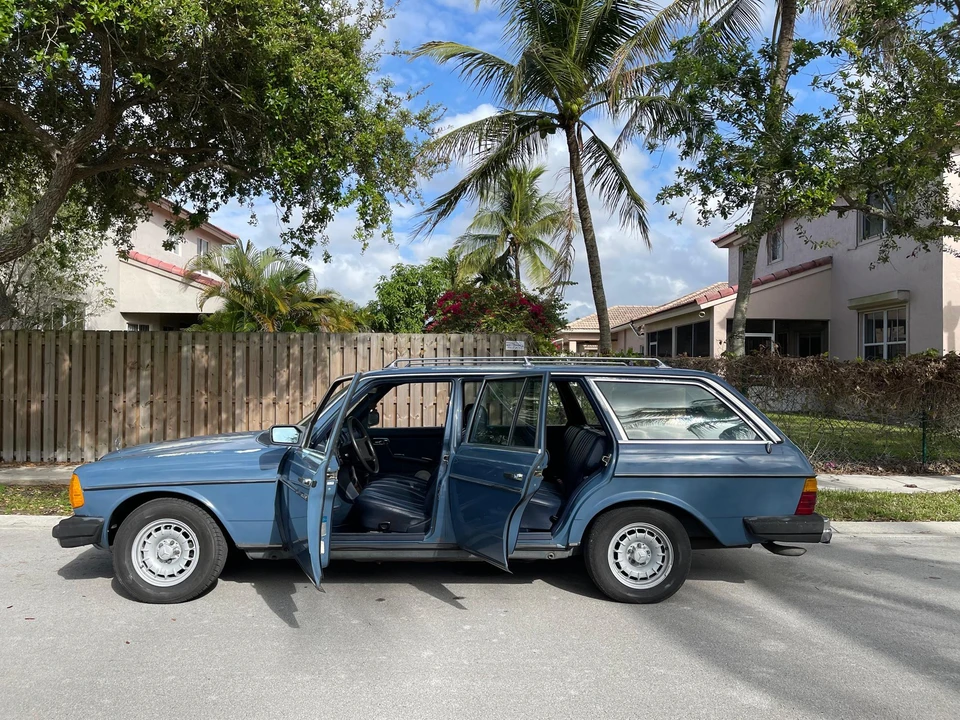 1984 Mercedes-Benz E-Class - Image 12 of 31