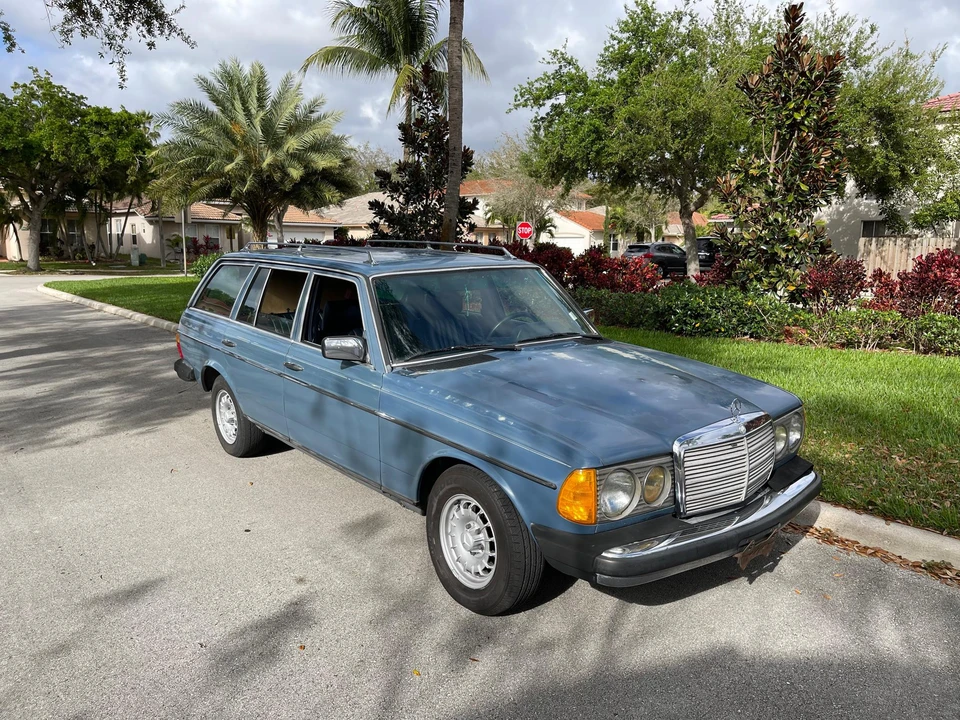 1984 Mercedes-Benz E-Class - Image 28 of 31
