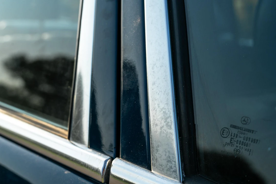 1984 Mercedes-Benz E-Class - Image 11 of 31