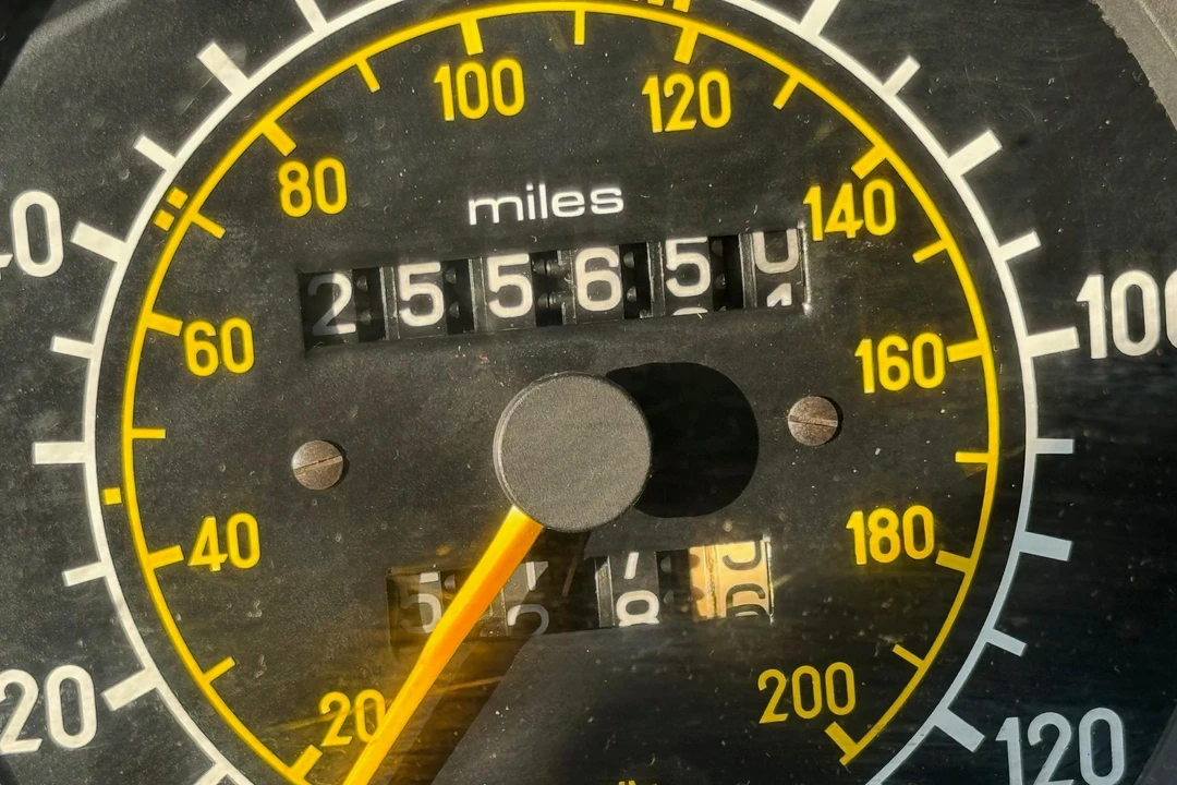 1984 Mercedes-Benz E-Class - Image 25 of 31